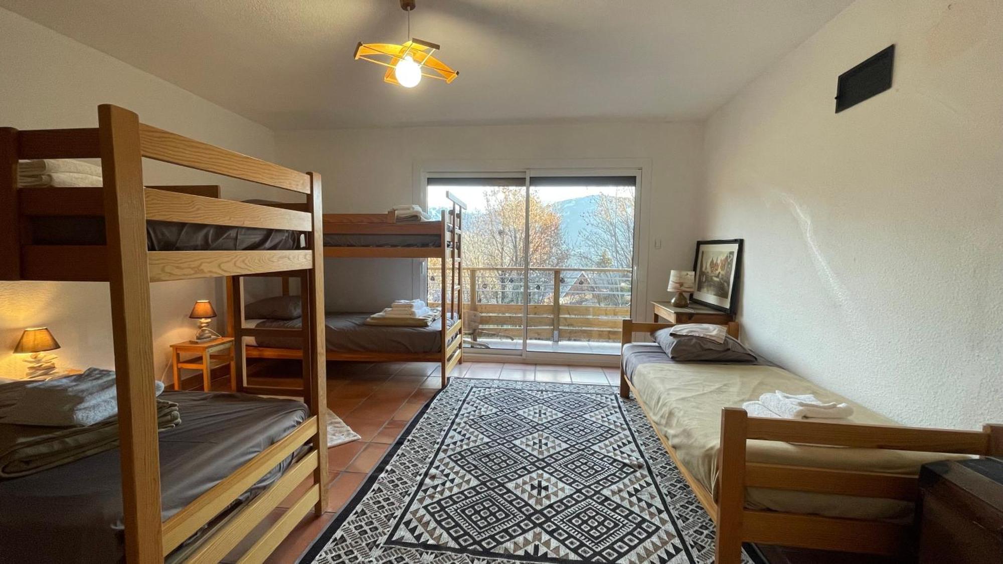 Gite Confort 15 Couchages, Vue Panoramique Montagne Hautes Alpes, Terrasses Embrun Exterior foto