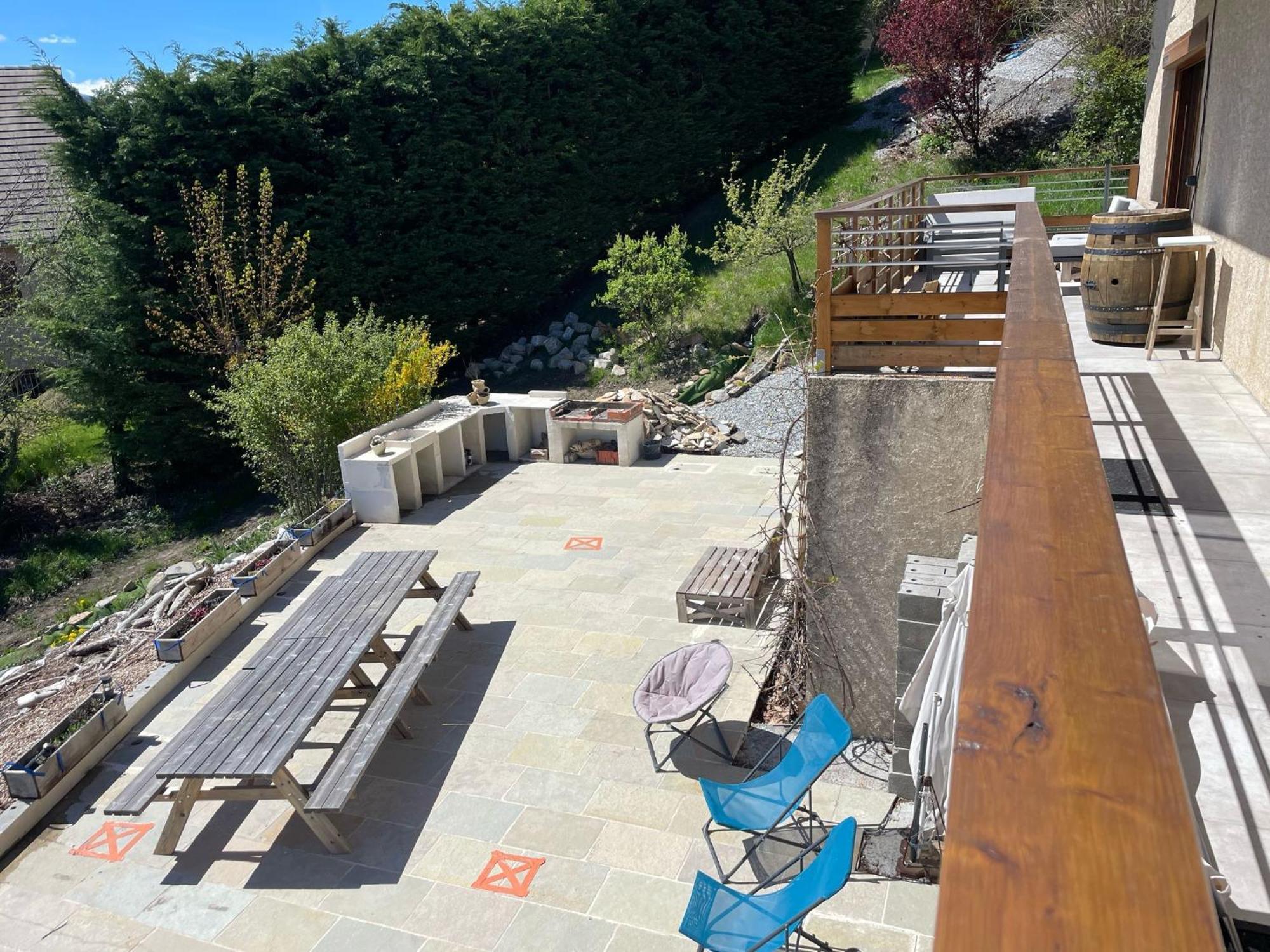 Gite Confort 15 Couchages, Vue Panoramique Montagne Hautes Alpes, Terrasses Embrun Exterior foto
